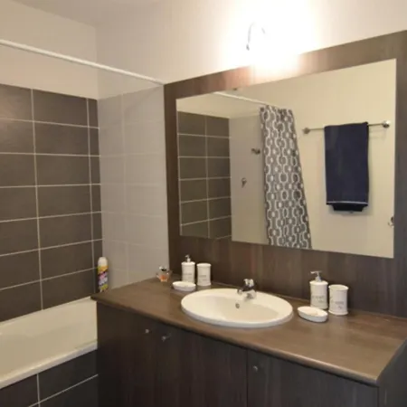 Appartement Meze, 3 Pieces, 4 Personnes - Fr-1-604-31 Διαμέρισμα Mèze
